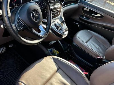 Second-hand Mercedes V300 Avantgarde 239 CP (175 kW) 2019 Negru Monovolum