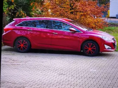 Gebraucht Hyundai i40 Edition 135 PS (99 kW) 2015 Rot Kombi