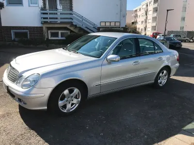 Gebraucht Mercedes E220 Classic 170 PS (125 kW) 2004 Silber Limousine