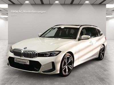 Weiß Gebraucht 2022 BMW 320e M Sport Kombi | 33.900 € (Teuer)