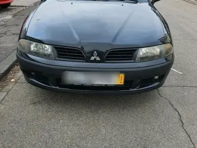 Gebraucht Mitsubishi Carisma 115 PS (84 kW) 2003 Schwarz Limousine