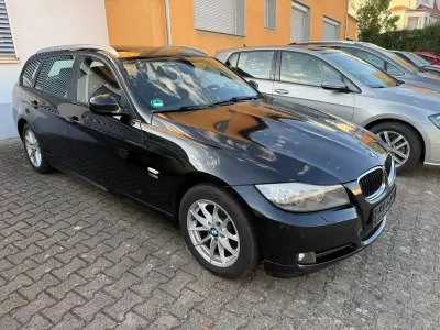 Gebraucht BMW 320 184 PS (135 kW) 2012 Black sapphire metallic Kombi