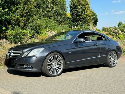 Mercedes E200