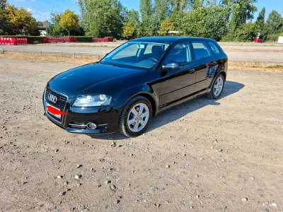 Gebraucht Audi A3 Attraction 105 PS (77 kW) 2013 Schwarz Limousine