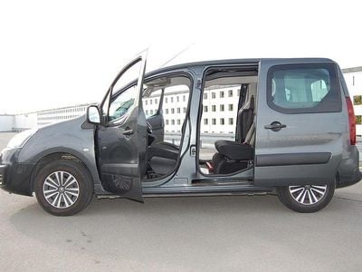 Gebraucht Peugeot Partner 110 PS (80 kW) 2017 Grau Van / Kleinbus