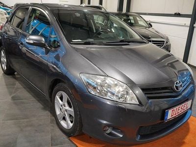 Second-hand Toyota Auris Executive 126 CP (92 kW) 2012 Gri Hatchback