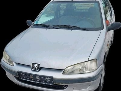 Gebraucht Peugeot 106 60 PS (44 kW) 1996 Silber Kleinwagen