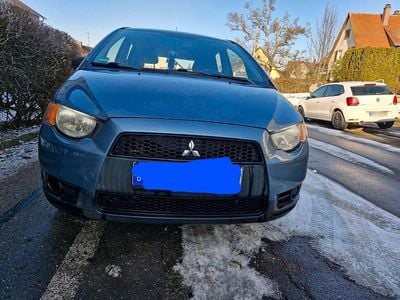 Gebraucht Mitsubishi Colt 75 PS (55 kW) 2009 Blau Kleinwagen