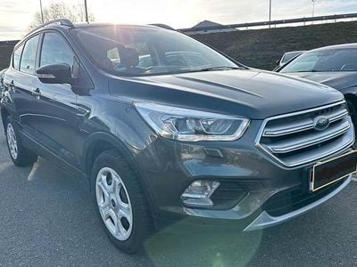 Grau Gebraucht 2019 Ford Kuga Cool & Connect SUV | 9.999 € (Guter Preis)