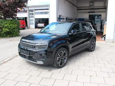 Käytetty Jeep Avenger EV Summit 114 kW (156 HP) 2023 Musta Katumaasturi