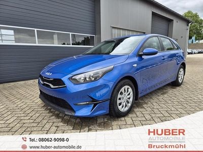 Blue flame metallic Neu 2025 Kia Ceed Vision Kleinwagen | 23.490 € (Fairer Preis)