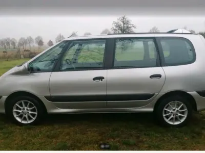 Gebraucht Renault Espace 140 PS (102 kW) 2000 Silber Van / Kleinbus