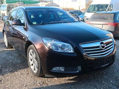 Usado Opel Insignia Innovation 160 HP (117 kW) 2011 Castanho Carrinha
