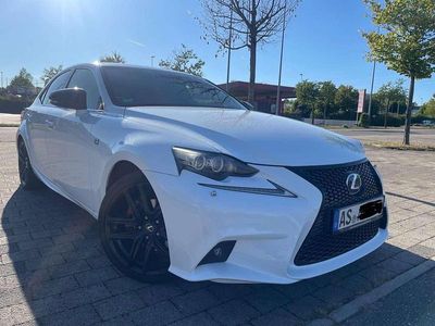 Lexus IS300h