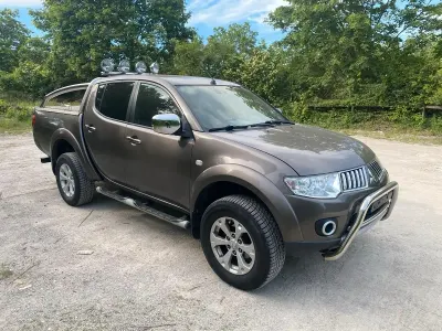 Gebraucht Mitsubishi L200 178 PS (130 kW) 2011 Grau Pickup