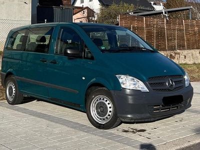 Grün Gebraucht 2012 Mercedes Viano Van / Kleinbus | 13.799 €