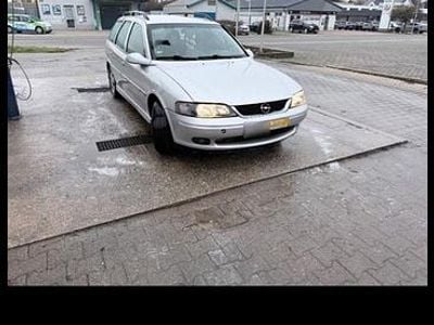 Gebraucht Opel Vectra 116 PS (85 kW) 2000 Silber Kombi