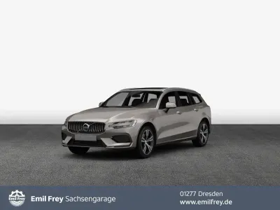 Gebraucht Volvo V60 Plus 197 PS (144 kW) 2025 Bright dusk metallic Kombi