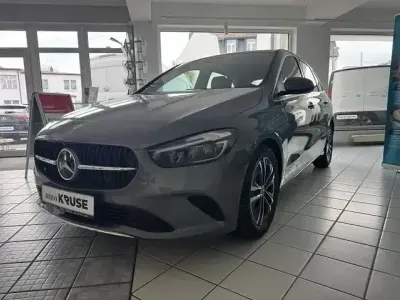 Gebraucht Mercedes B180 Advanced Plus 150 PS (110 kW) 2025 Mountaingrau  met. Kleinwagen