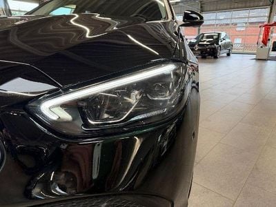 Unilack schwarz Gebraucht 2023 Mercedes C200 Avantgarde Kombi | 27.880 € (Guter Preis)