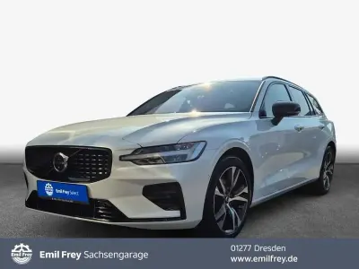 Gebraucht Volvo V60 145 PS (106 kW) 2025 Kombi