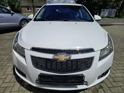 Gebraucht Chevrolet Cruze LTZ 163 PS (119 kW) 2013 Weiß Kleinwagen