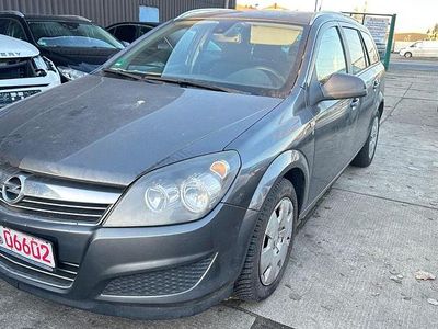 Gebraucht Opel Astra Edition 110 PS (80 kW) 2010 Grau Kombi
