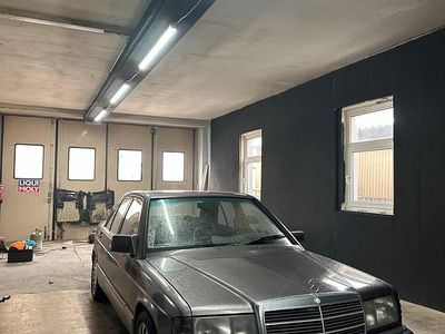 Gebraucht Mercedes 190 102 PS (75 kW) 1992 Grau Limousine