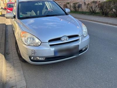 Gebraucht Hyundai Accent 94 PS (69 kW) 2008 Silber Kleinwagen
