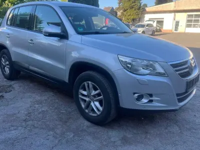Gebraucht VW Tiguan 140 PS (102 kW) 2009 Silber SUV