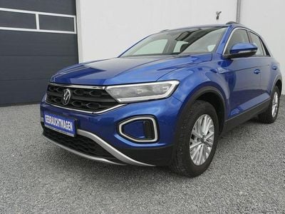 Second-hand VW T-Roc Life 150 CP (110 kW) 2022 Albastru SUV