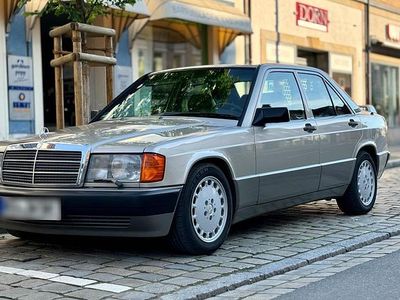 Gebraucht Mercedes 190 160 PS (117 kW) 1988 Silber Limousine