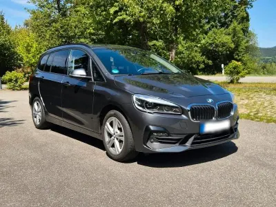 Gebraucht BMW 220 Gran Tourer Advantage 178 PS (130 kW) 2020 Grau Van / Kleinbus