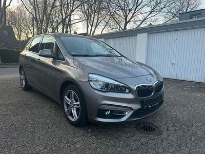 Gebraucht BMW 218 Active Tourer Luxury Line 150 PS (110 kW) 2015 Silber Van / Kleinbus