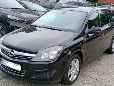 Gebraucht Opel Astra 90 PS (66 kW) 2010 Schwarz Kombi