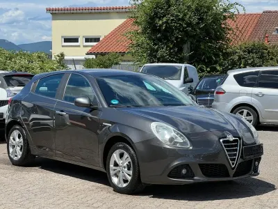 Gebraucht Alfa Romeo Giulietta Turismo 120 PS (88 kW) 2012 Grau Kleinwagen