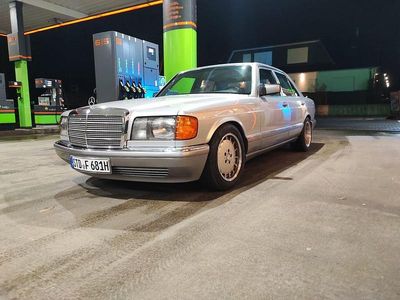 Grau Gebraucht 1988 Mercedes 300 SE Limousine | 10.400 €