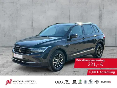 Gebraucht VW Tiguan Life 150 PS (110 kW) 2022 Uranograu SUV