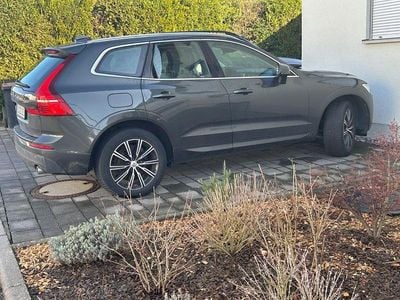 Gebraucht Volvo XC60 Momentum 150 PS (110 kW) 2019 Grau SUV