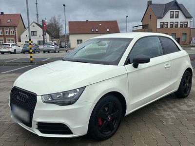Gebraucht Audi A1 86 PS (63 kW) 2011 Weiß Kleinwagen