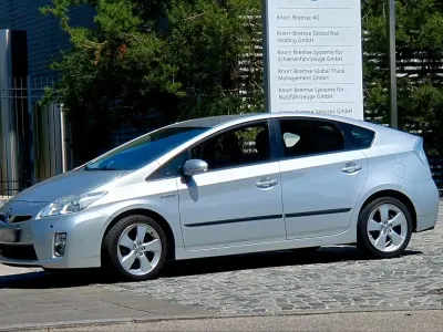 Gebraucht Toyota Prius 136 PS (100 kW) 2009 Silber Kleinwagen