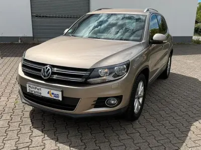 Gebraucht VW Tiguan LOUNGE 122 PS (89 kW) 2015 Beige SUV
