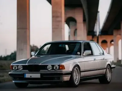 Gebraucht BMW 730 Performance 188 PS (138 kW) 1990 Silber Limousine