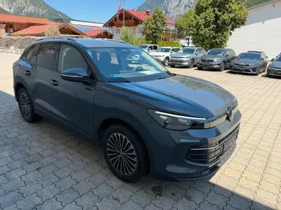 Gebraucht VW Tiguan R 150 PS (110 kW) 2025 Grau SUV