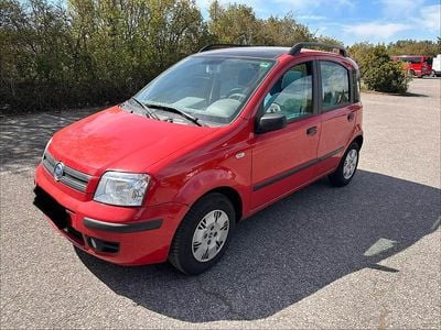 Begagnad Fiat Panda 60 HK (44 kW) 2005 Röd Halvkombi