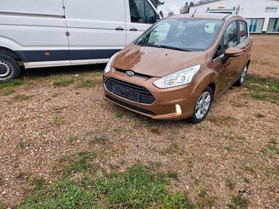 Gebraucht Ford B-MAX Titanium 105 PS (77 kW) 2016 Braun Van / Kleinbus