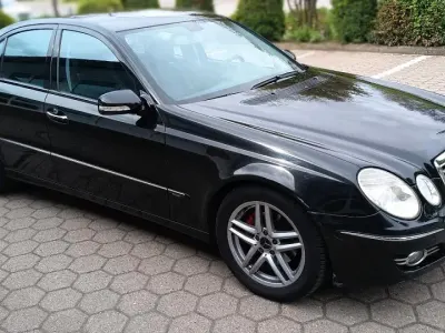 Gebraucht Mercedes E200 136 PS (100 kW) 2008 Schwarz Limousine