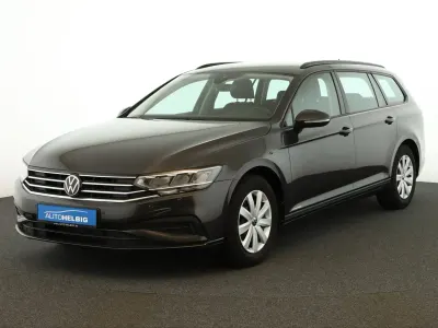 Gebraucht VW Passat 122 PS (89 kW) 2023 Mangangrau metallic Kombi