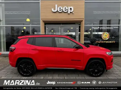Gebraucht Jeep Compass Altitude 131 PS (96 kW) 2023 Rot SUV