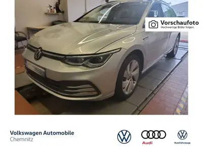 Gebraucht VW Golf VIII Style 190 PS (139 kW) 2023 8e reflexsilber metallic Kombi